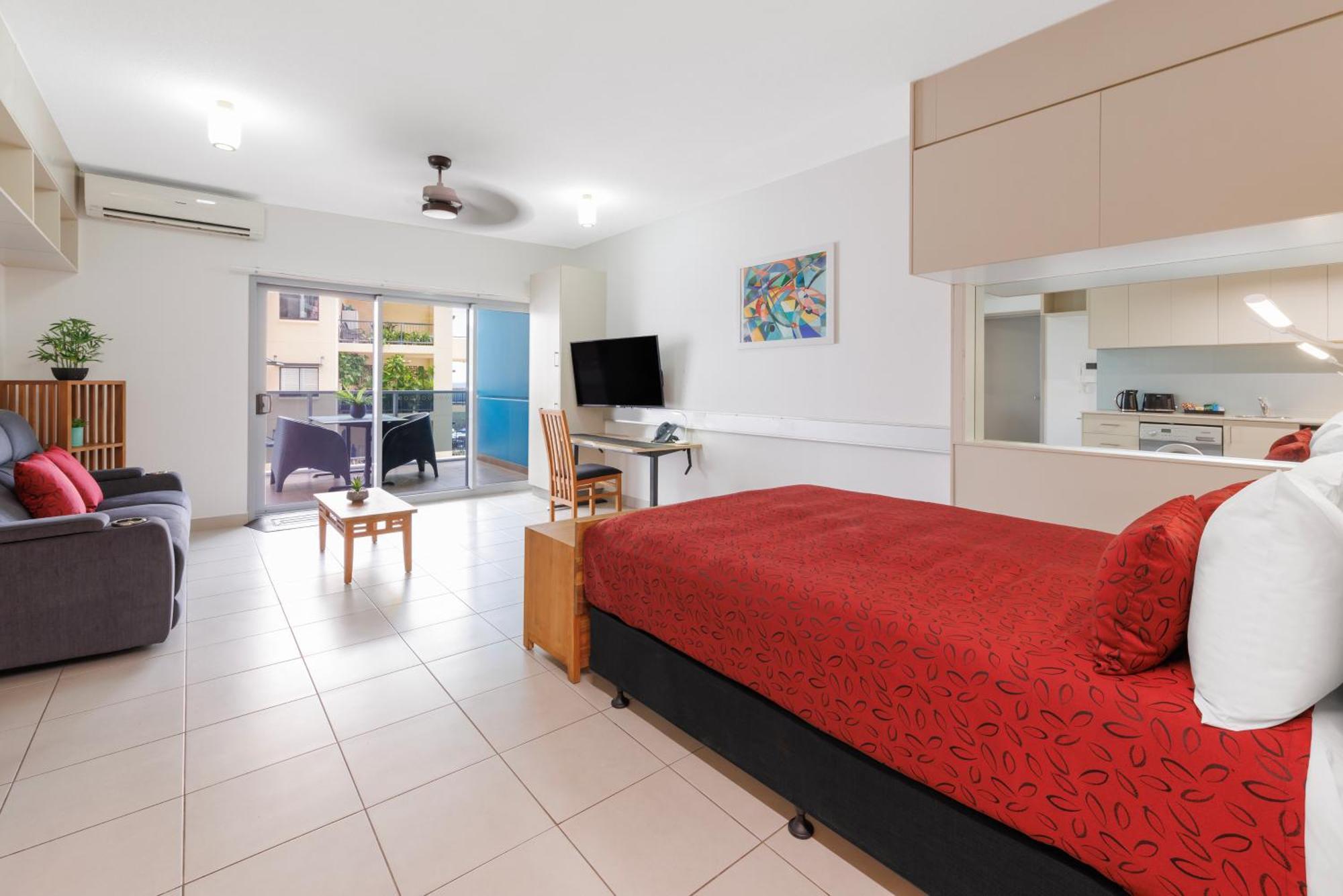 Ramada Suites By Wyndham Zen Quarter Darwin Room photo